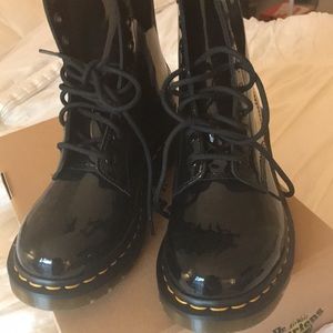 DR MARTENS classic boots BRAND NEW